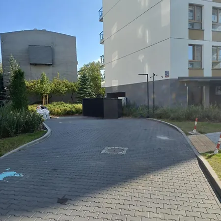Apartment Modern Near Kozminsky Warschau
